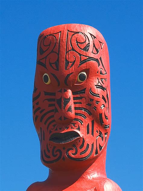 File:Maori Sculpture Tois Pa Whakatane.jpg - Wikimedia Commons