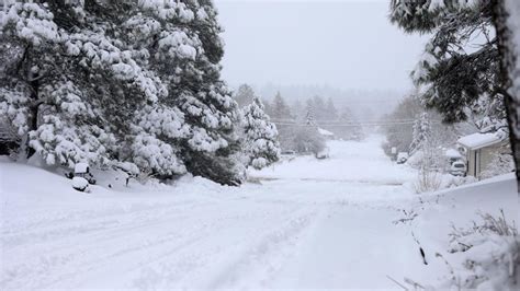 Storm brings more than a foot of snow to Flagstaff, snarls traffic in ...