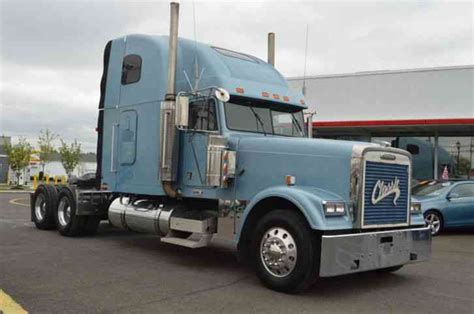 Freightliner CLASSIC XL (2002) : Sleeper Semi Trucks