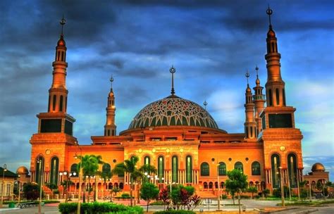 8 Most Beautifully Designed Mosques in Indonesia - Uprint.id ...