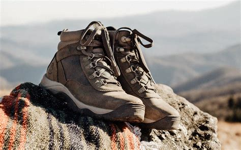 8 Features Good Hiking Shoes Should Have - Kenya Geographic