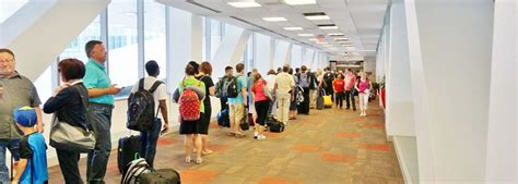 TSA Warns Travelers About Airport Wait Times | SmarterTravel