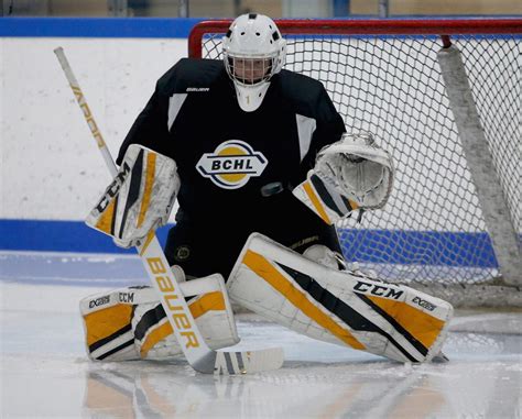 Kurtis Chapman eager to get back between Victoria Grizzlies’ pipes ...