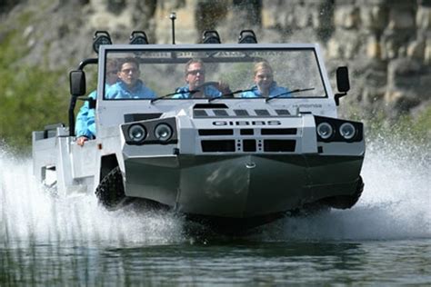 Humdinga - the 4WD amphibious vehicle