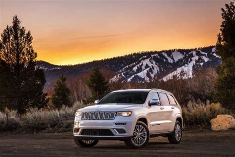 Jeep Grand Cherokee Summit Offers Luxury Features for Busy Professionals