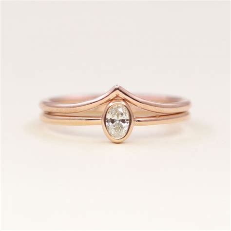 8 Minimalist Rose Gold Wedding Rings She'll Love | Intimate Weddings ...