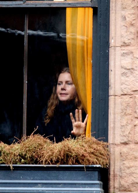 Amy Adams - "Woman in the Window"Movie Set in NYC 10/15/2018 • CelebMafia