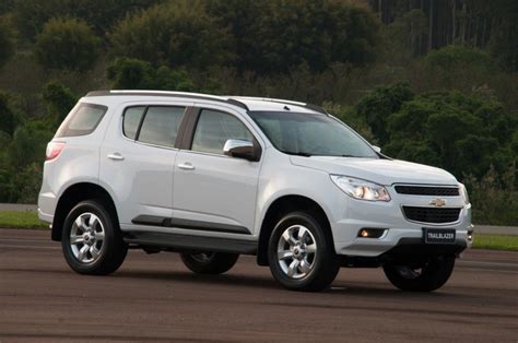 Chevrolet Trailblazer 2013: comodidad y confort. | Chevrolet trailblazer, Banco traseiro, Carros