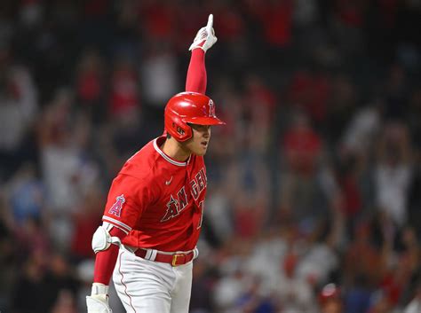 Shohei Ohtani Hits Home Run and Sets MLB Record in Dodgers Game - News Directory 3