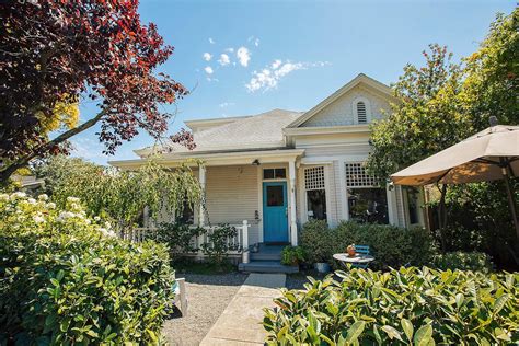 Getaway: Opportunity to buy ‘a thriving, established,’ charming Sonoma inn