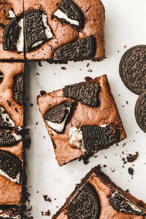 Fudgy Chocolate Oreo Brownies Recipe - Sweetly Cakes