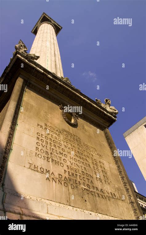 Monument to the Great Fire Of London 1666 Stock Photo - Alamy