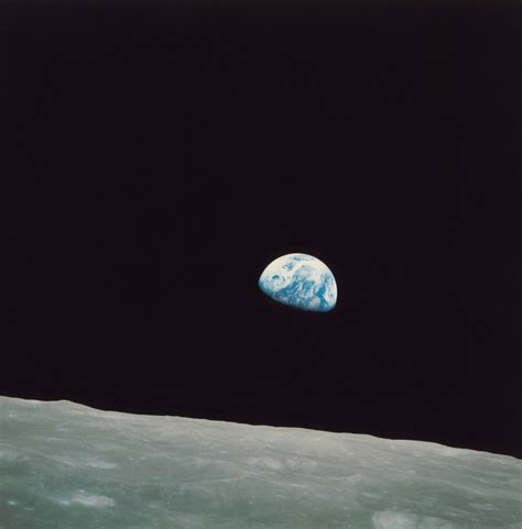 First Earth Rise, Apollo 8, 1968 (Photo credit to NASA) : r/pics