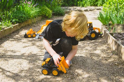 What Is Constructive Play & Why Is It Important? | JCB Explore