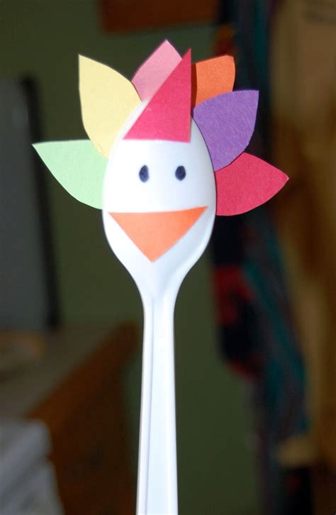 Hooked on Pinterest: Pinterest Kid Craft: Turkey Spoons