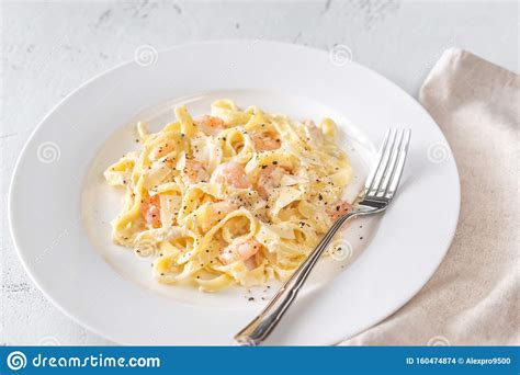 Portion of Shrimp Alfredo Pasta Stock Photo - Image of fresh, long: 160474874