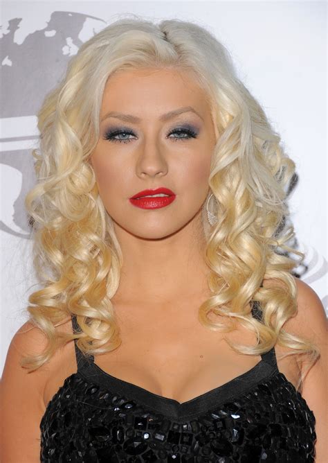 2012 Hairstyle Trends: Christina Aguilera Hairstyles - Teen Hair Style ...