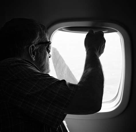 How to Overcome the Fear of Flying: Experts Share 10 Helpful Tips | Fly ...