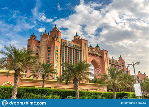 Atlantis, the Palm Hotel in Dubai Editorial Photo - Image of architecture, travel: 180191296