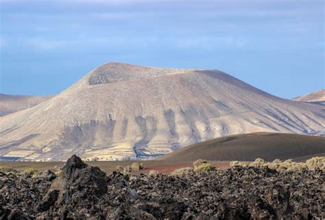 Lanzarote Travel Attractions - The Island of 1000 Volcanoes