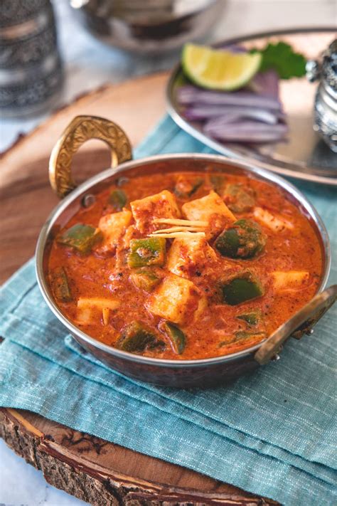 Kadai Paneer Recipe (Restaurant Style) - Spice Up The Curry