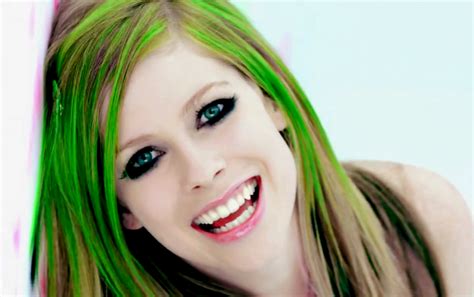 Avril Lavigne - Smile Inspired look. | Colour Huney