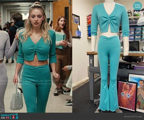 Cassie’s teal crop top and pants set on Euphoria | Crop top and pants ...