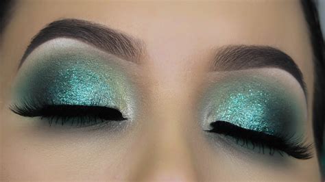 AQUA BLUE GLITTER EYE MAKEUP TUTORIAL - YouTube