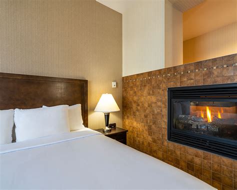 Comfort Inn and Suites | Choice Hotels | Hotels in Surrey, BC