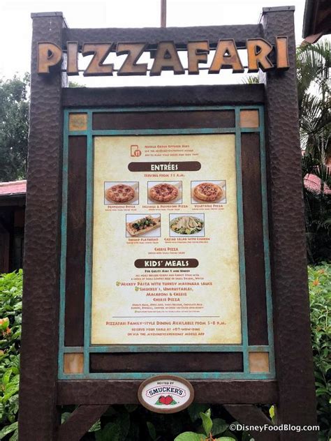 Review! NEW Pizzafari Family-Style Dining in Disney World’s Animal Kingdom