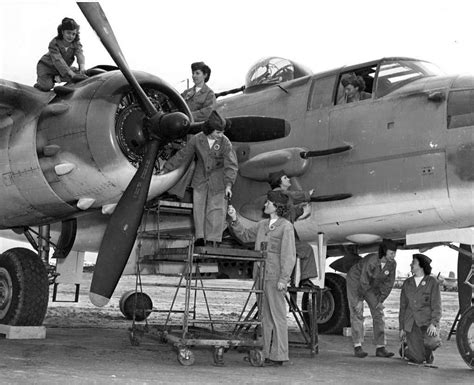 20 Interesting Black and White Photos of U.S. Women in World War II ~ Vintage Everyday