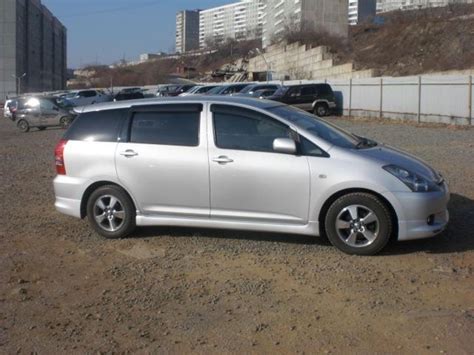 2003 Toyota Wish specs