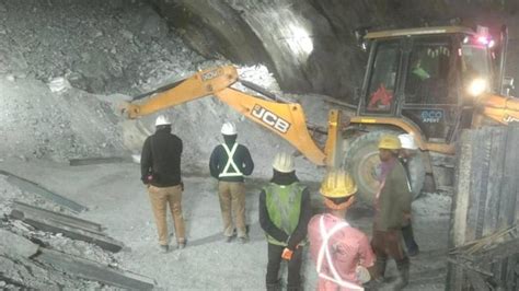 Uttarakhand tunnel collapse: Fresh debris hinders rescue operation on ...