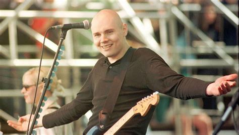 Billy Corgan Reunited With Stolen Guitar From Smashing Pumpkins' Debut ...