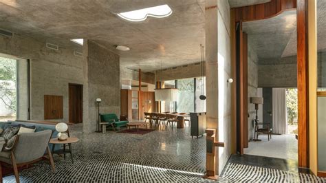 Arriba 73+ imagen brutalist office interior - Abzlocal.mx