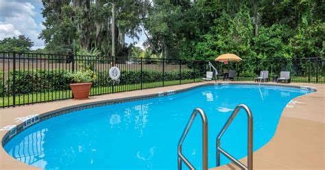 Comfort Inn and Suites DeLand - near University from $82. DeLand Hotel Deals & Reviews - KAYAK