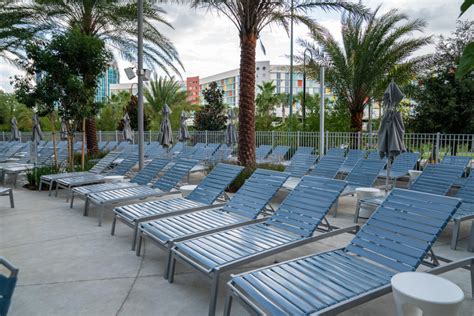 Universal's Aventura Hotel: Pool Area | Orlando Informer