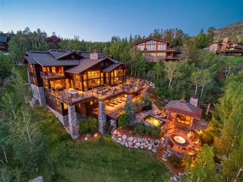 Colorado Mountain Home is Rustic and Chic | 2022 | HGTV