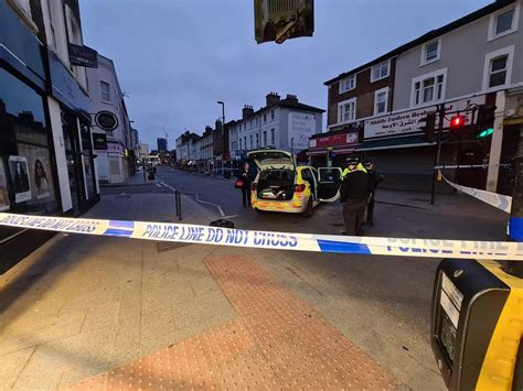 West Croydon stabbing: First pictures from scene as teenage boy is ...