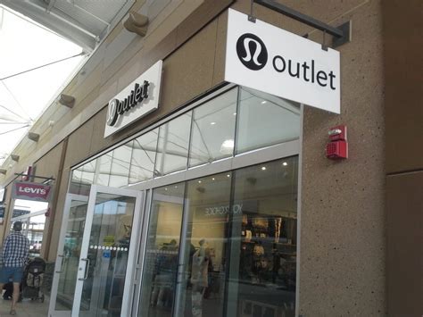 Lululemon Athletica Niagara Outlet - Sports Wear - 300 Taylor Road, Niagara-on-the-Lake, ON ...