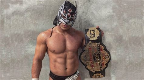 WWE News: Lucha Libre star Dragon Lee signs with WWE