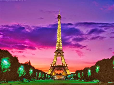 Amazing Eiffel Tower At Evening Time Wallpapers | Eiffel Tower Latest Hd Wallpaprs