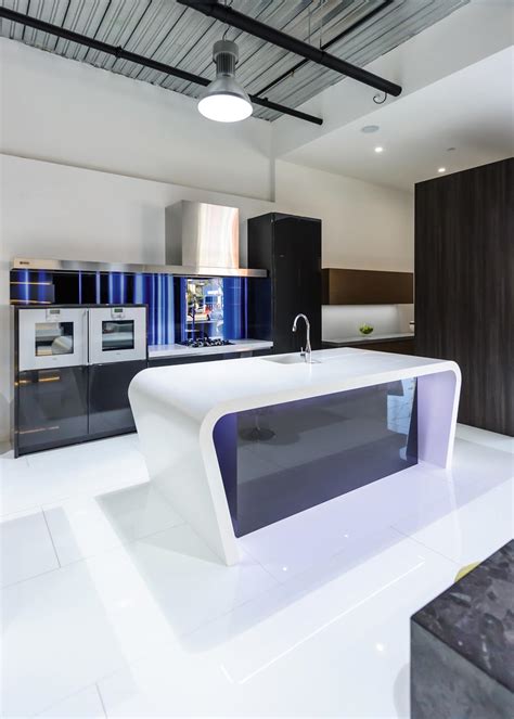 Slick and futuristic kitchen design - Completehome