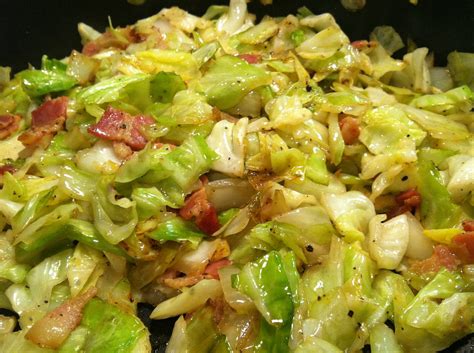 Low Carb Layla: Fried Cabbage with Bacon and Onions