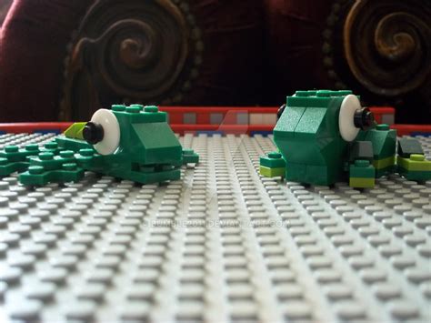 A pair of Lego Frogs by Bumble2011 on DeviantArt