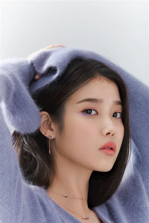 kdrama fairy on Twitter in 2020 | Iu hair, Iu fashion, Modern jewellery ...