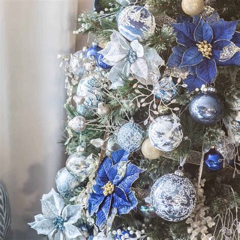 Blue and White Christmas Tree Decor (plus 40 Bloggers' Christmas Trees)