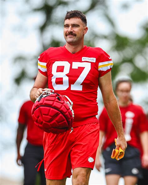 Travis Kelce returns to Kansas City for Chiefs training camp — and ...