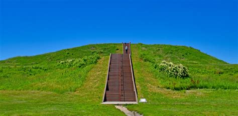 Steps to Monks Mound -- Cahokia Mounds State Historic Site… | Flickr