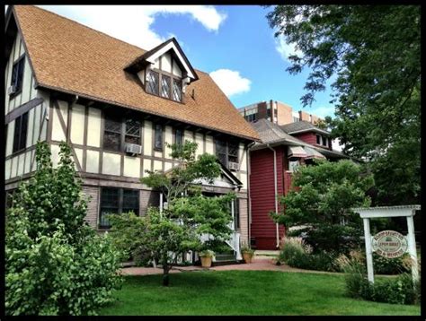 Bishop-Brighton Bed and Breakfast - UPDATED 2017 Prices & B&B Reviews (Wyandotte, MI) - TripAdvisor